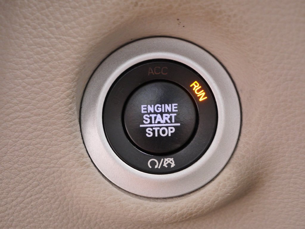 Used 2020 Chrysler Pacifica Limited FWD image 29