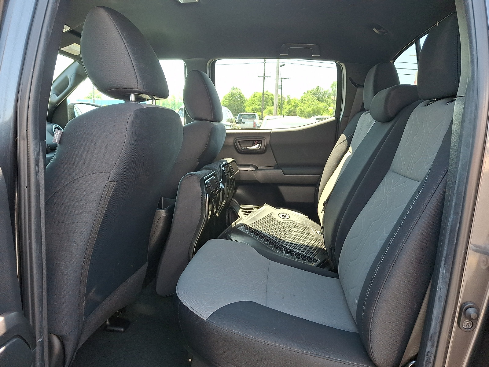 Used 2023 Toyota Tacoma TRD Off-Road AWD/4WD image 10