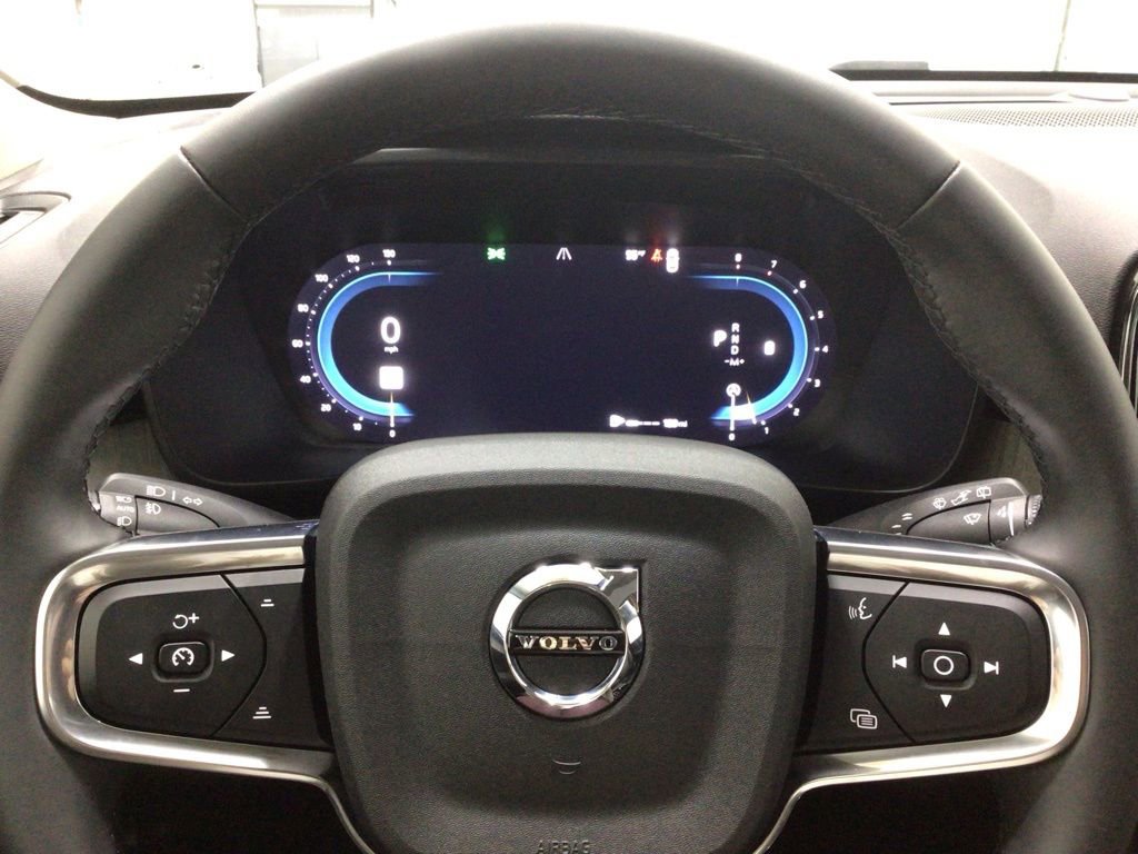Used 2024 Volvo XC40 B5 Ultimate w/ Climate Package AWD/4WD image 10