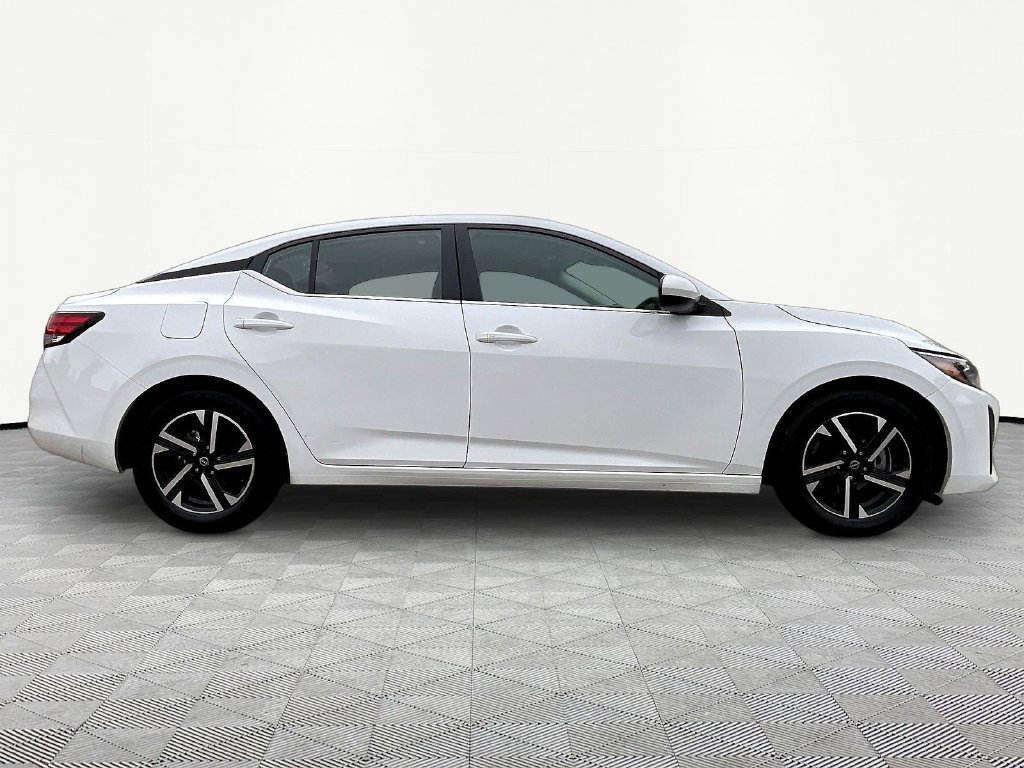 Used 2024 Nissan Sentra SV FWD image 5