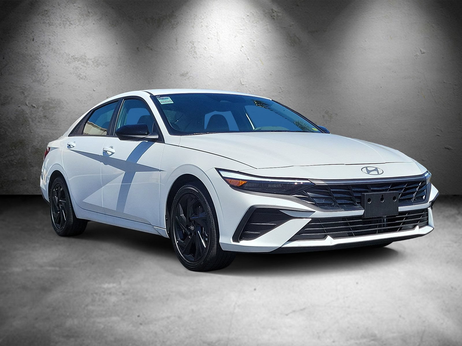 New 2026 Hyundai Elantra SEL FWD image 2