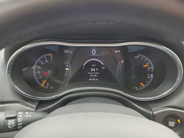 Used 2018 Jeep Grand Cherokee Laredo AWD/4WD image 26