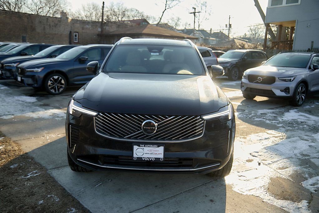 New 2026 Volvo XC90 T8 Plus w/ Protection Package Premier AWD/4WD image 5