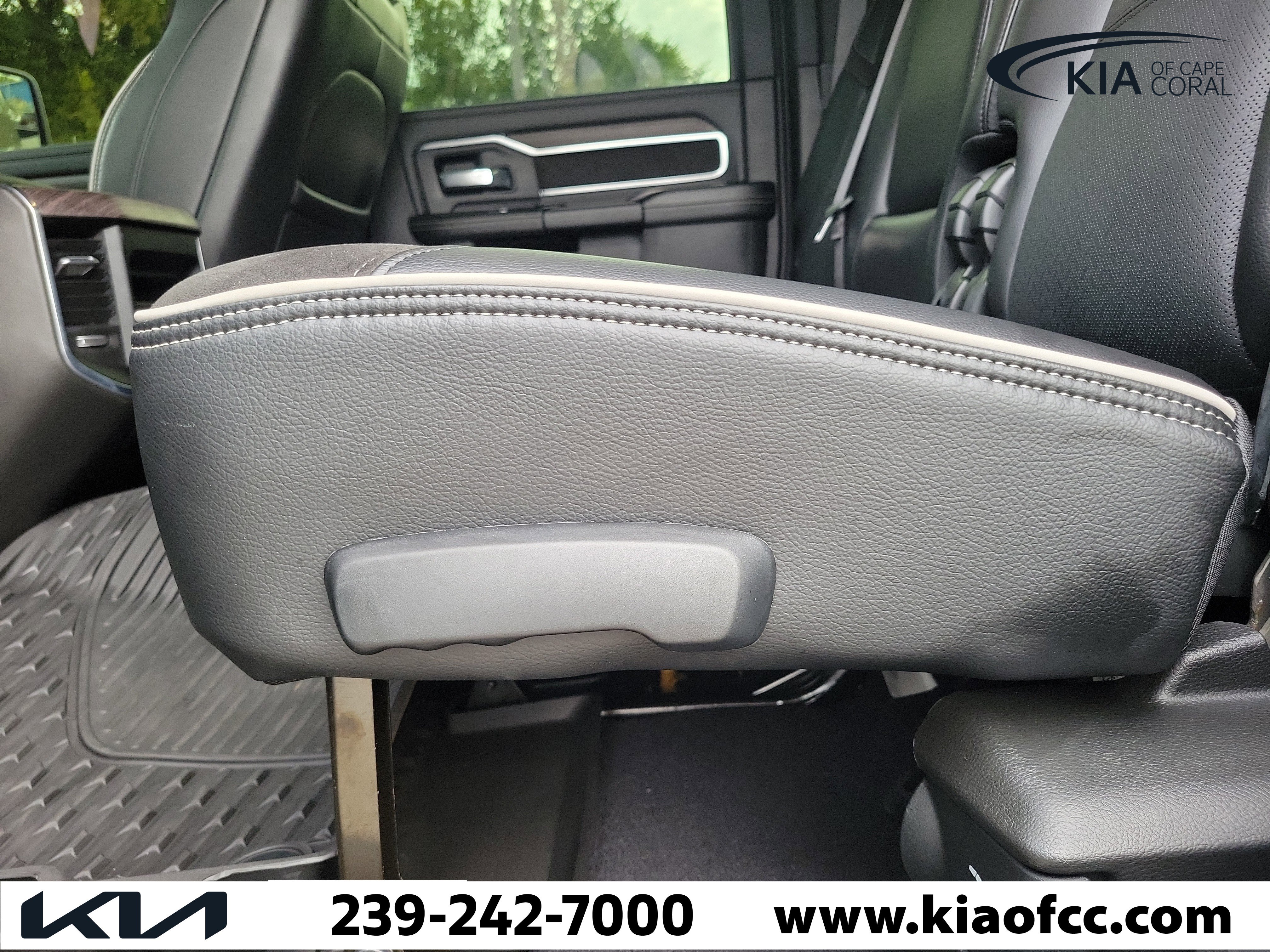Used 2026 RAM 2500 Laramie AWD/4WD image 15