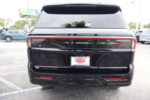 New 2027 Lincoln Navigator Reserve w/ Jet Appearance Package AWD/4WD image 6