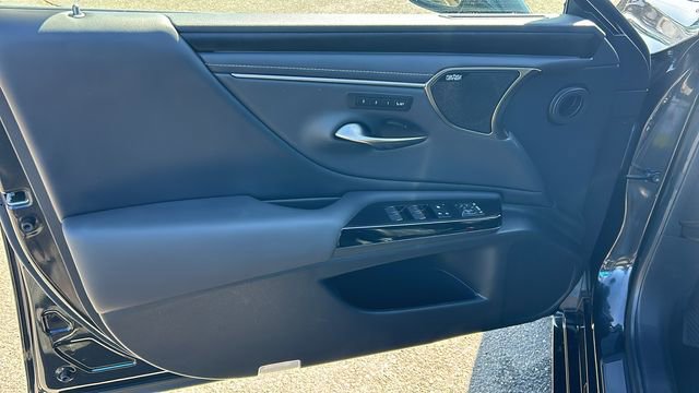 Used 2023 Lexus ES 350 Luxury image 16