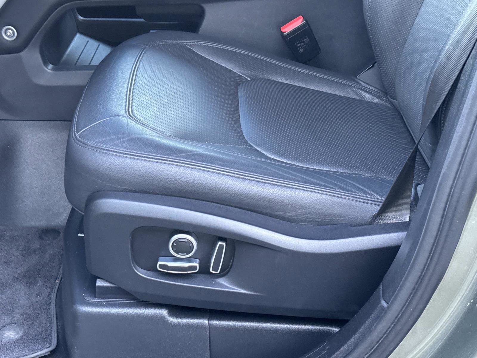 Certified 2024 Land Rover Defender 130 S image 20