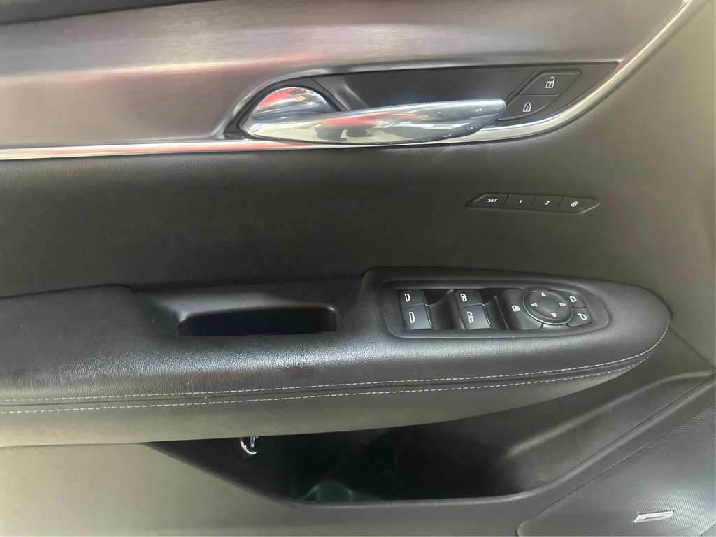 Used 2021 Cadillac XT6 Luxury image 28