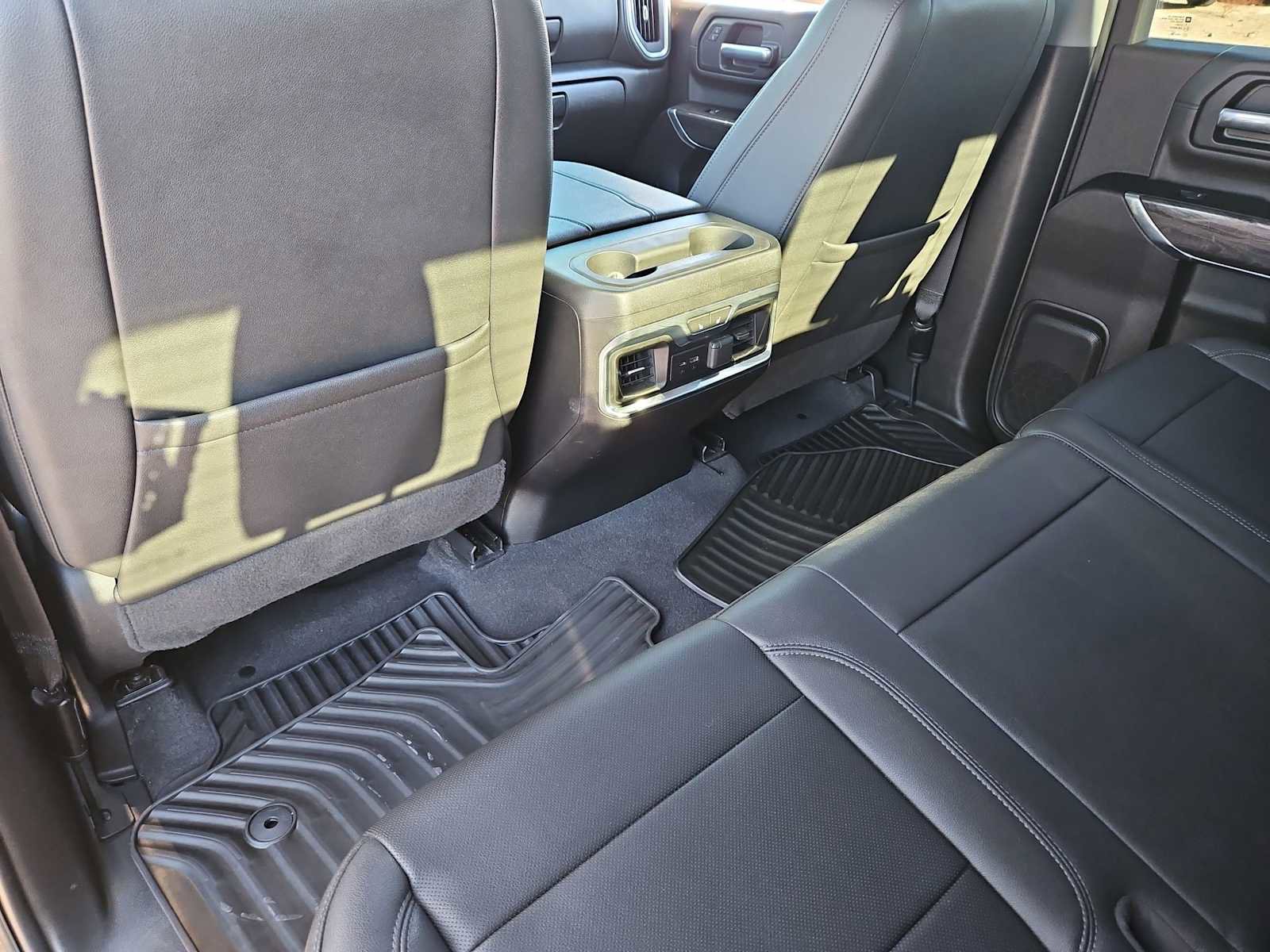 Used 2023 Chevrolet Silverado 2500 LTZ w/ LTZ Convenience Package image 18