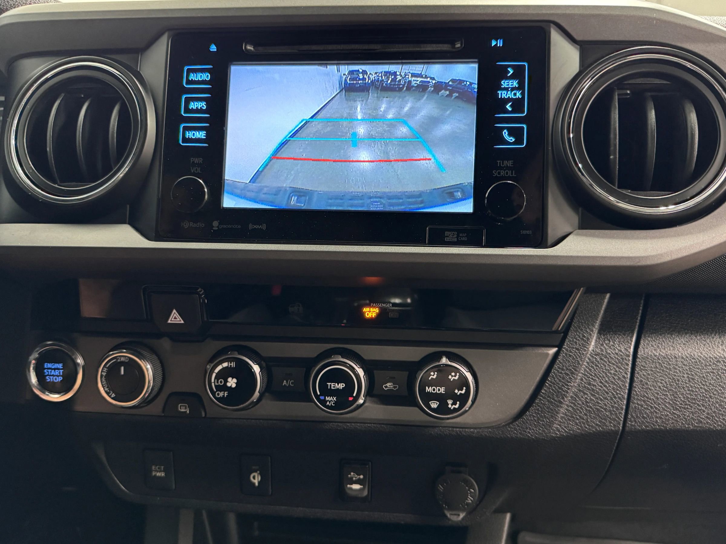 Used 2016 Toyota Tacoma TRD Off-Road w/ Towing Package AWD/4WD image 10