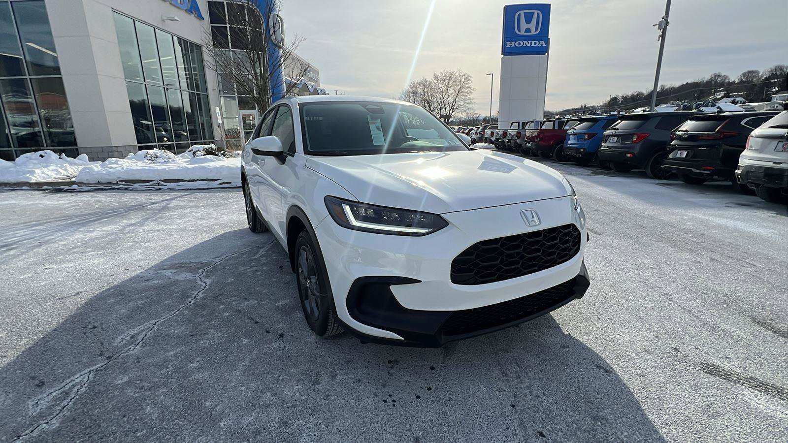 New 2026 Honda HR-V LX image 2