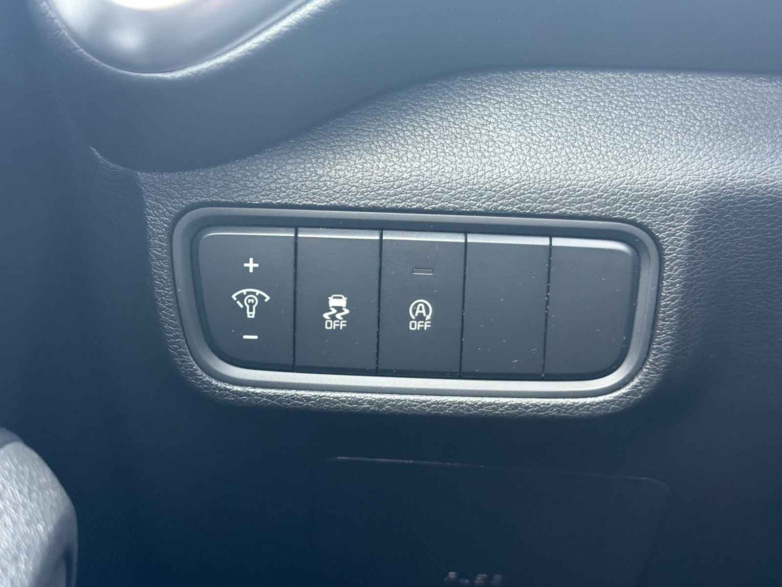 Used 2024 Kia Soul LX w/ Option Group 015 FWD image 28