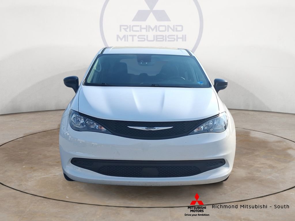 Used 2024 Chrysler Voyager LX FWD image 8