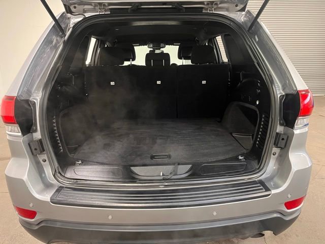 Used 2020 Jeep Grand Cherokee Laredo image 16