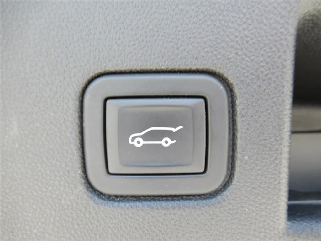 Used 2024 Chevrolet Equinox Premier FWD image 34