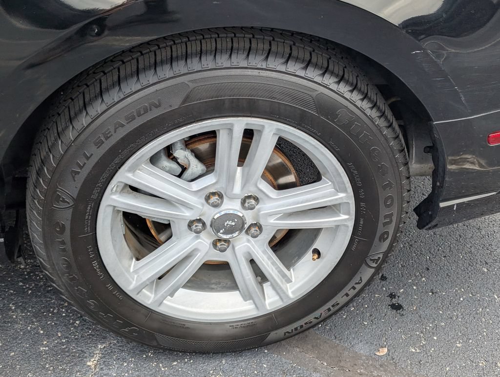 Used 2014 Ford Mustang Coupe RWD image 21