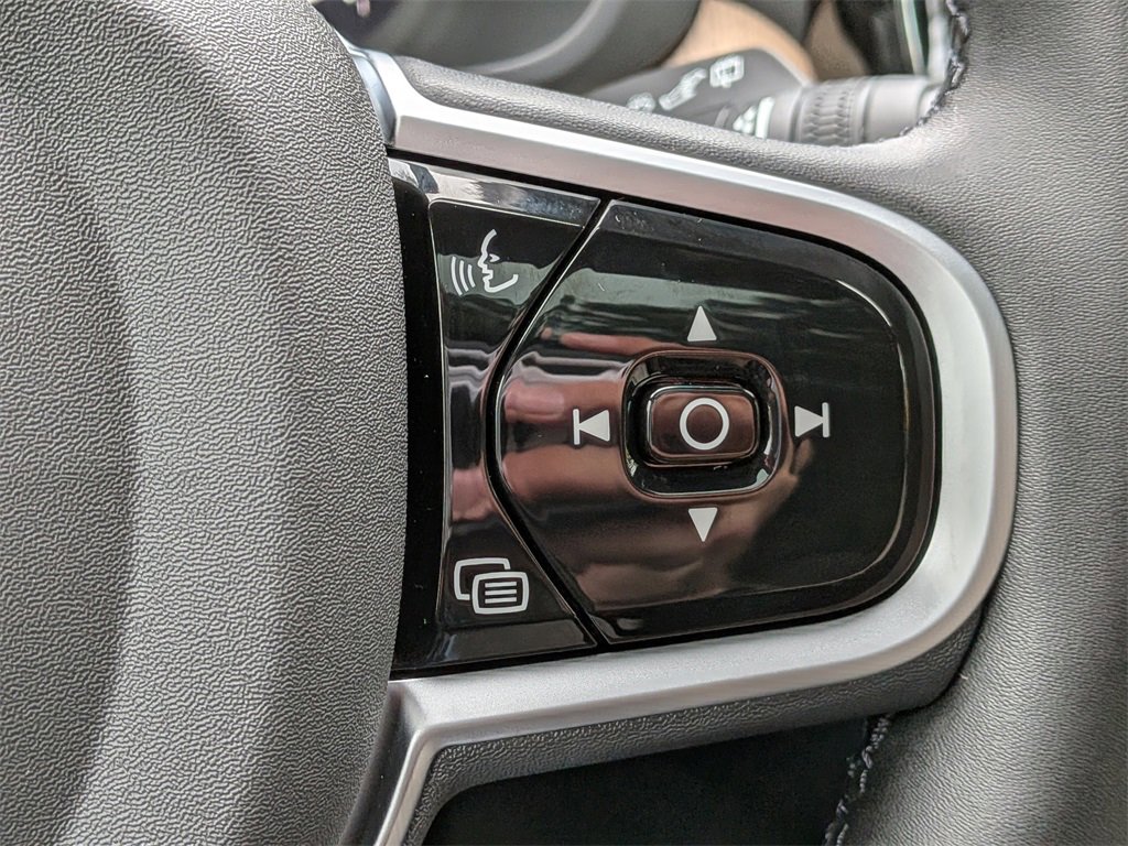 New 2026 Volvo XC60 B5 Plus w/ Protection Package Premier image 29