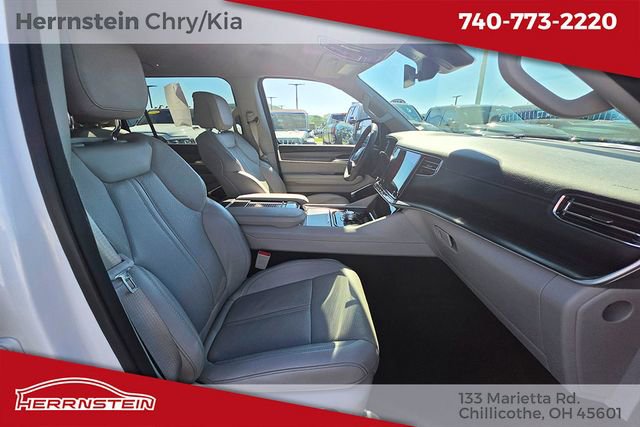Used 2024 Jeep Wagoneer L Series II w/ Flexible Seating Group AWD/4WD image 31