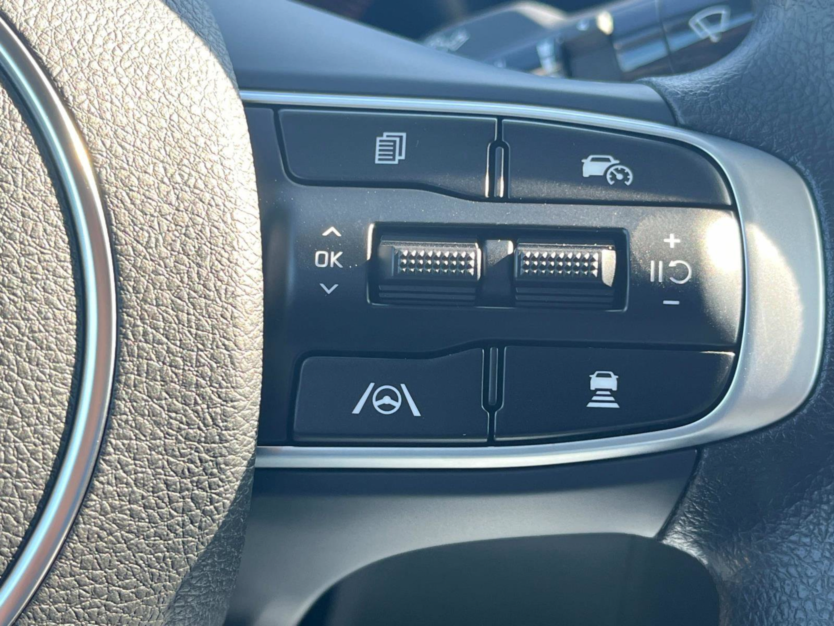 New 2026 Kia K5 LXS FWD image 26