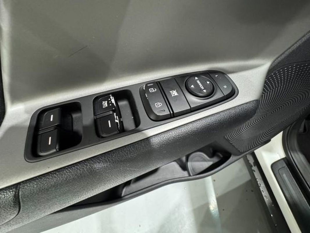 Used 2019 Kia Niro LX image 24