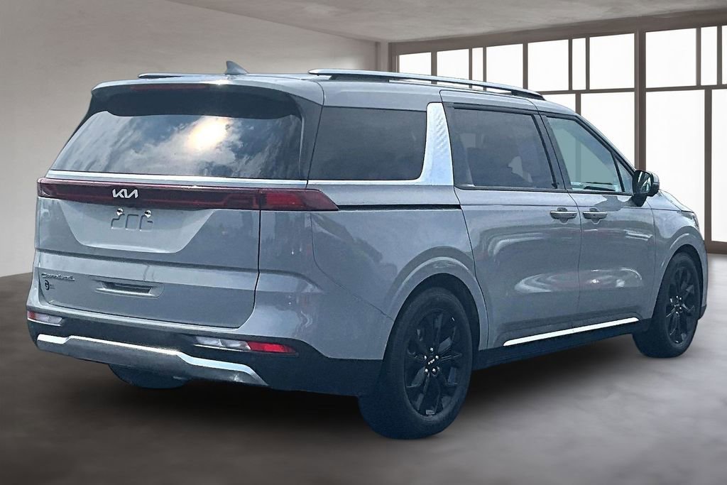 Used 2022 Kia Carnival SX Prestige FWD image 3