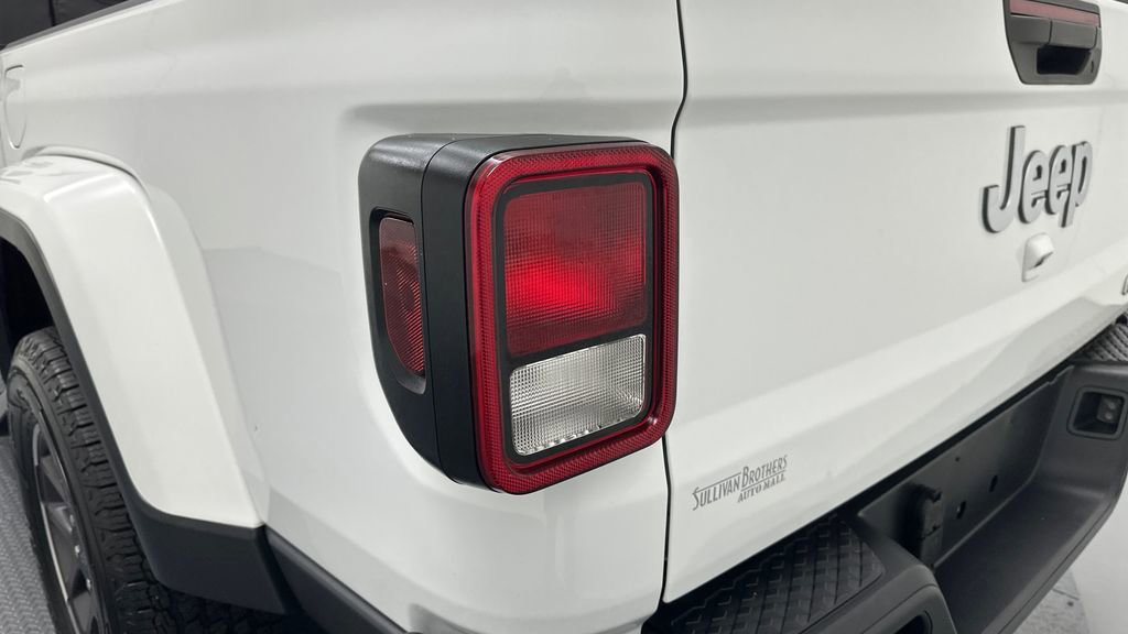 Used 2021 Jeep Gladiator Overland image 24