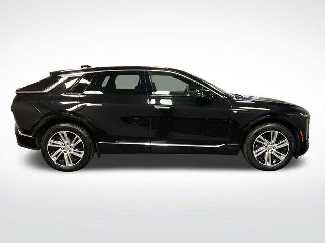 Certified 2024 Cadillac Lyriq Tech w/ Driver Assist Package AWD/4WD image 38