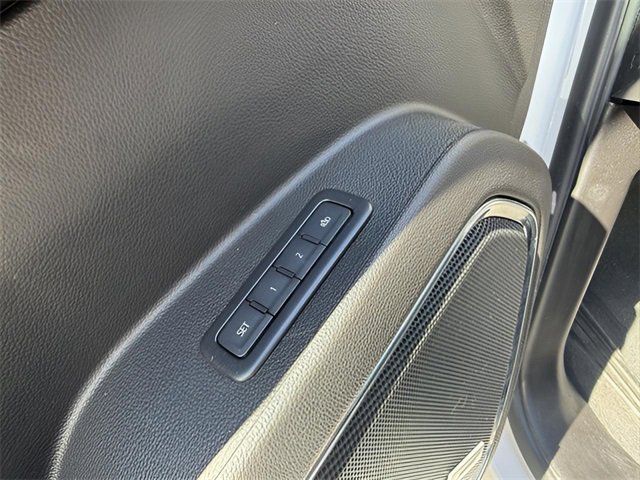 Used 2019 GMC Yukon Denali w/ Denali Ultimate Package image 11