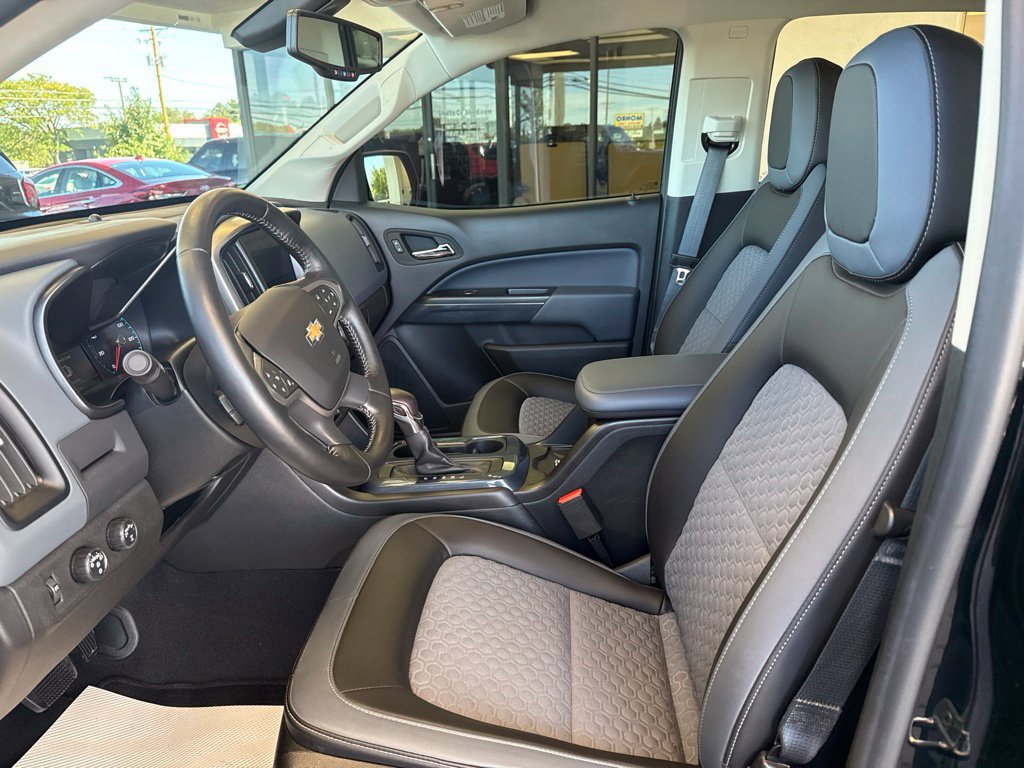 Used 2022 Chevrolet Colorado Z71 AWD/4WD image 11