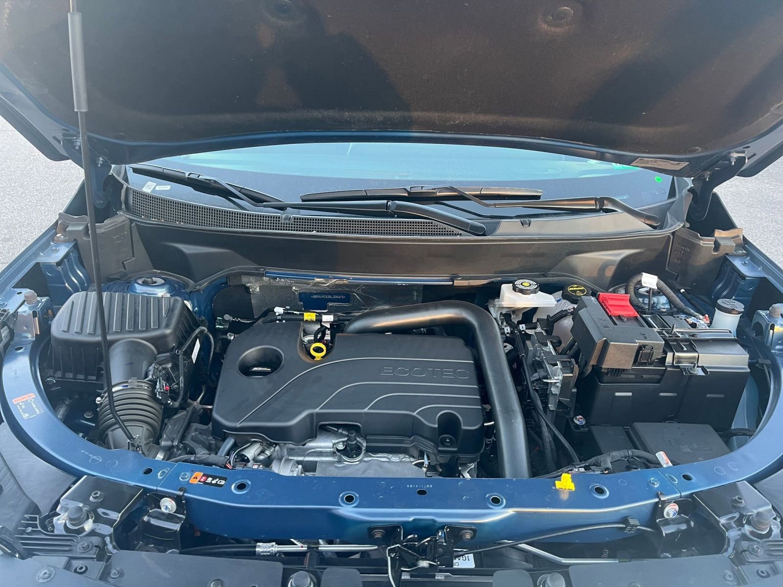 Used 2025 Chevrolet Equinox LT image 32