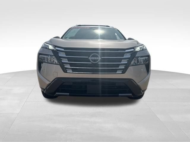 Used 2025 Nissan Rogue Platinum AWD/4WD image 4