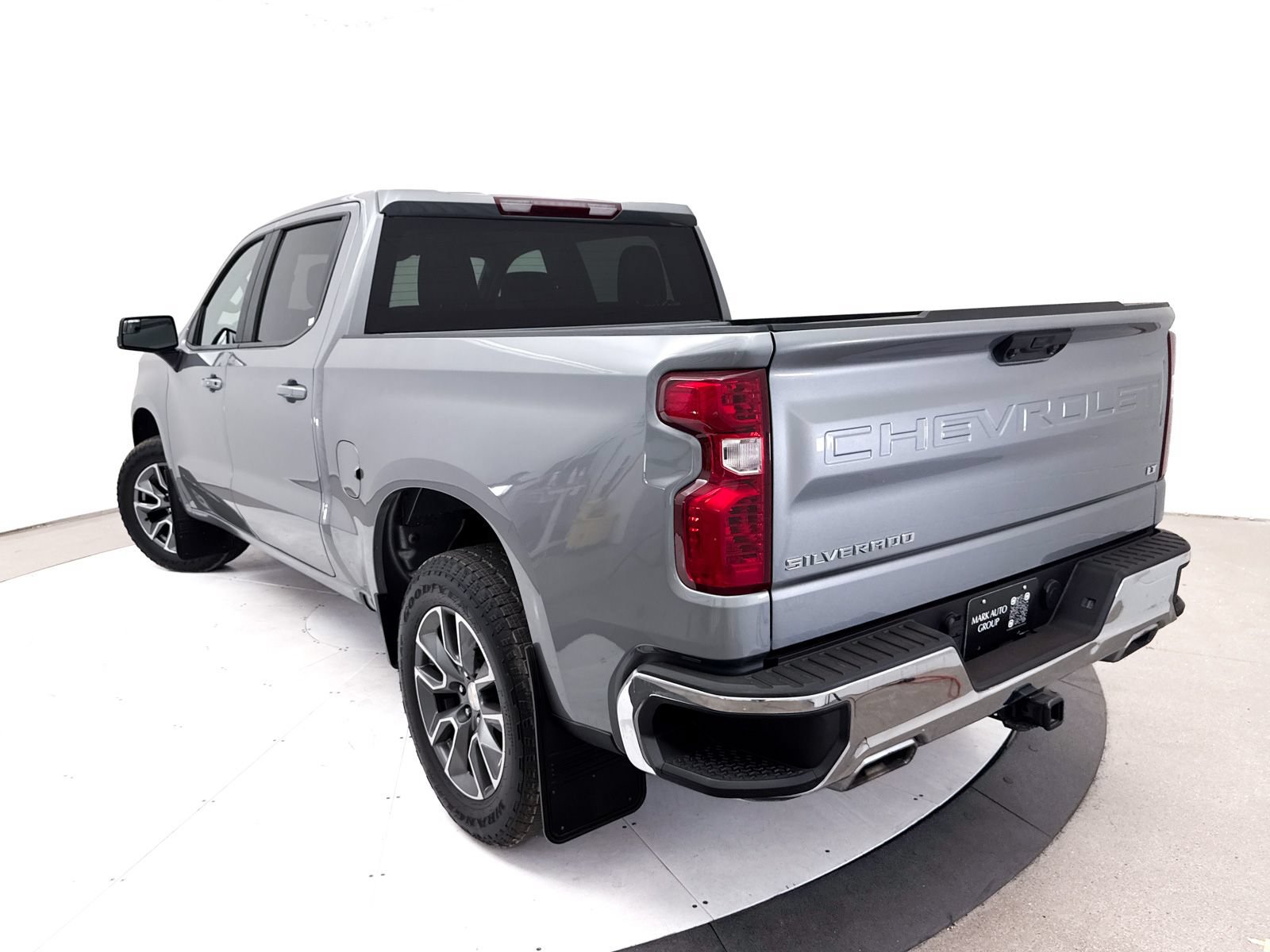 Used 2024 Chevrolet Silverado 1500 LT w/ Z71 Off-Road Package AWD/4WD image 6