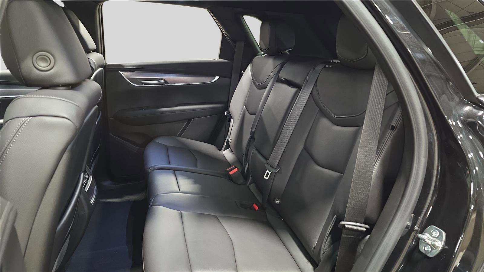 Used 2025 Cadillac XT5 Luxury w/ LPO, Floor Liner Package image 18