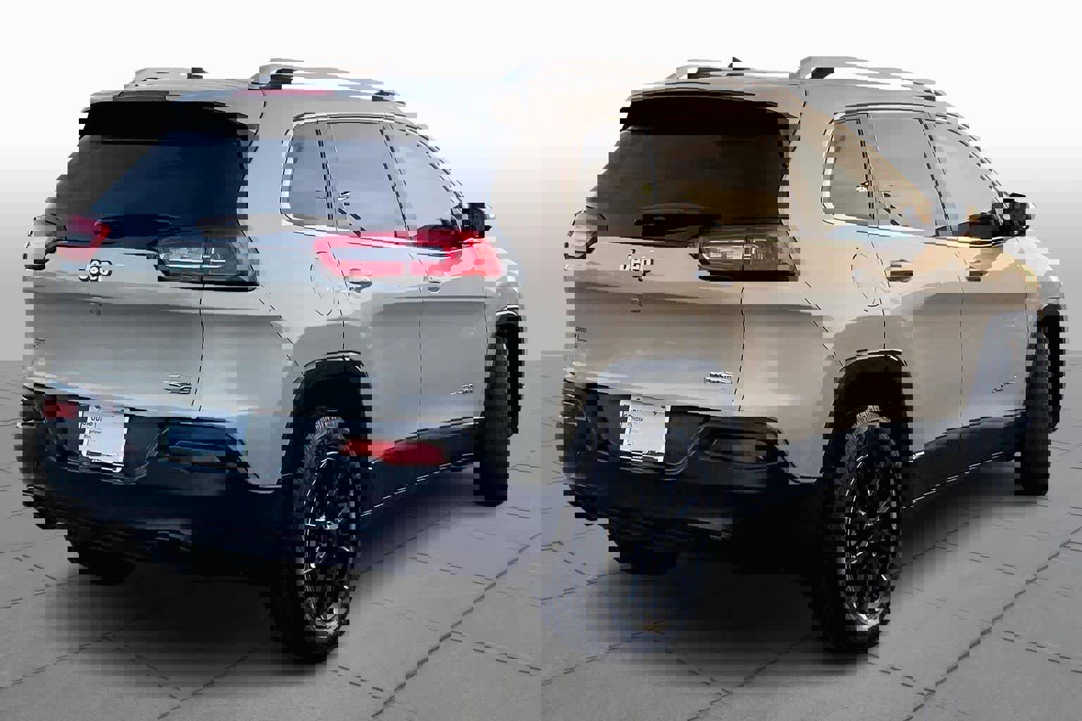 Used 2015 Jeep Cherokee Latitude w/ Comfort/Convenience Group image 13