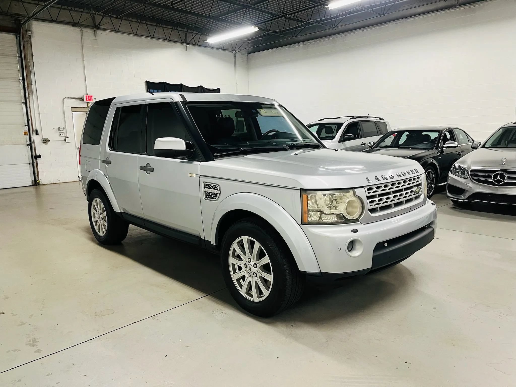 Used 2010 Land Rover LR4 HSE AWD/4WD image 4