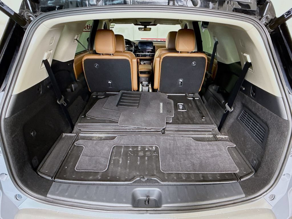Certified 2025 Nissan Pathfinder Platinum AWD/4WD image 32