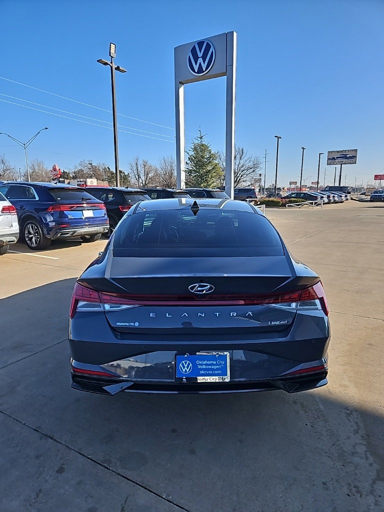 Used 2023 Hyundai Elantra Limited image 6