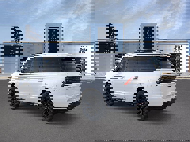 New 2025 Lincoln Navigator Reserve w/ Jet Appearance Package image 4