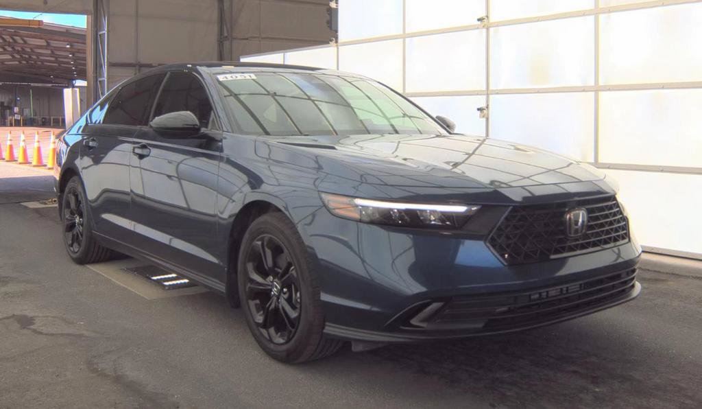Used 2025 Honda Accord SE image 4