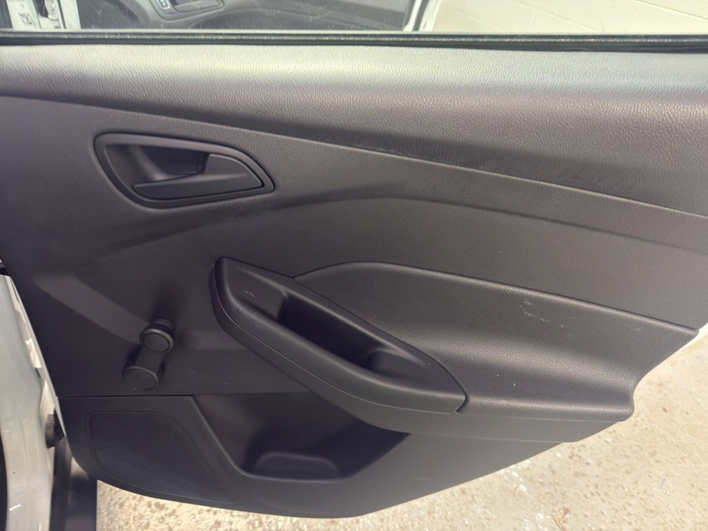 Used 2016 Ford Focus S image 24