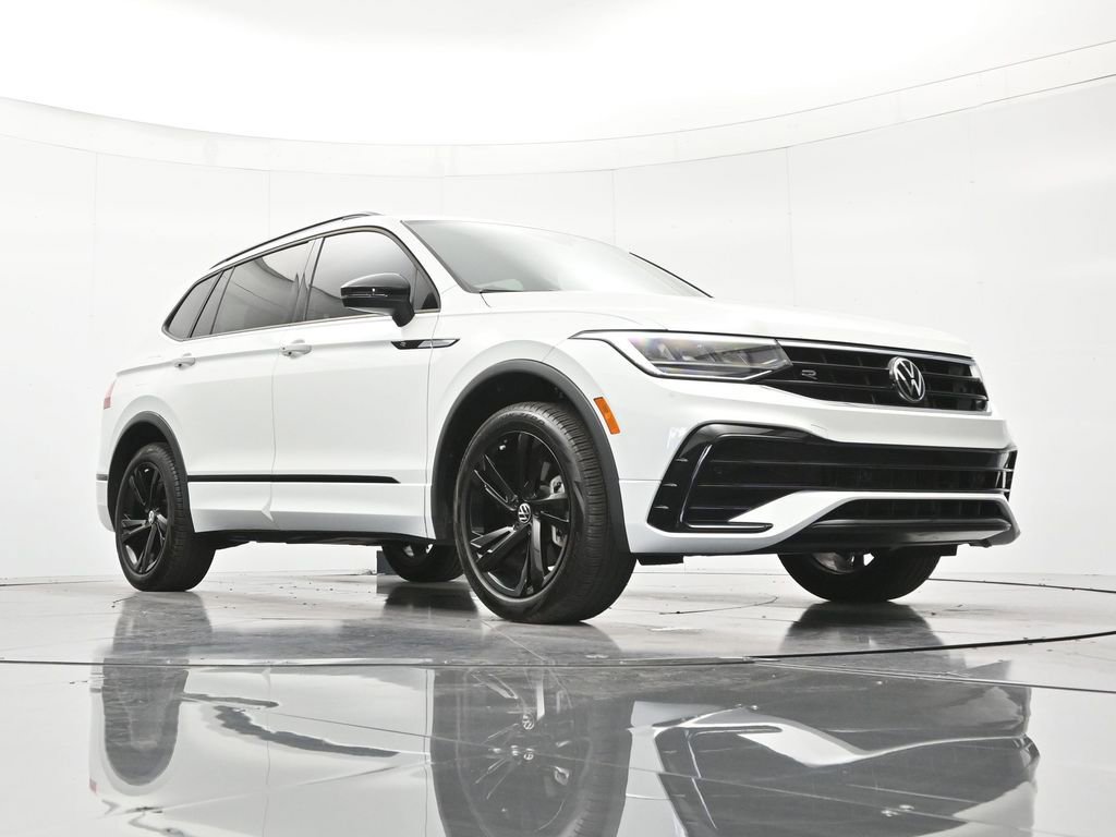 Used 2023 Volkswagen Tiguan SE R-Line FWD image 37