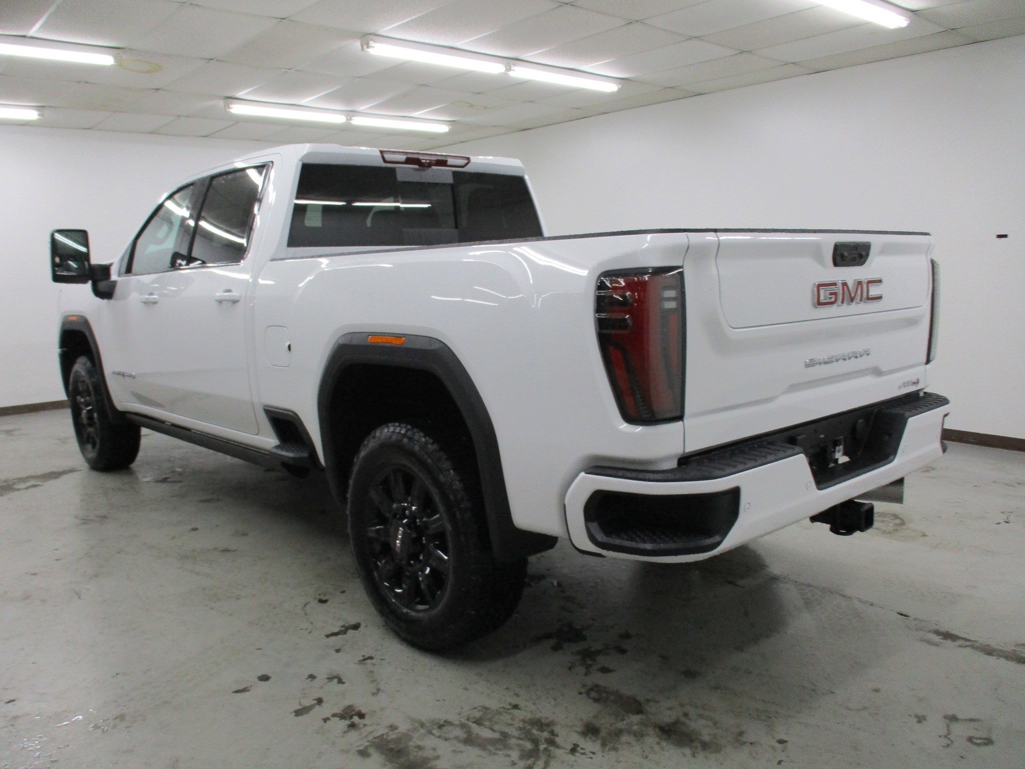 New 2025 GMC Sierra 2500 AT4 w/ Technology Package image 3
