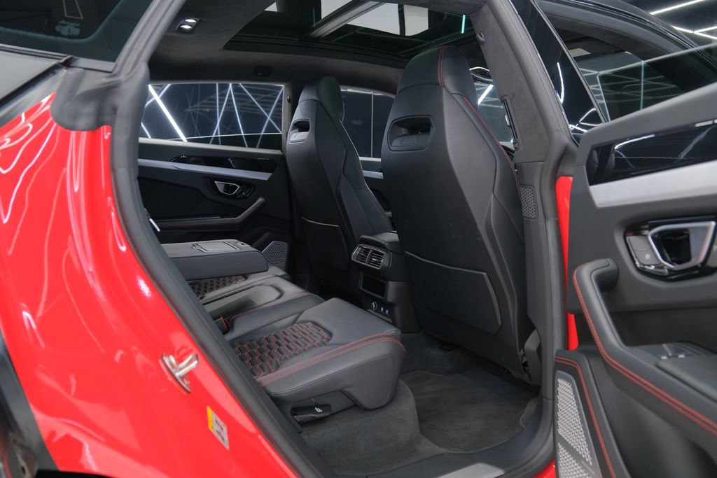 Used 2021 Lamborghini Urus AWD/4WD image 42