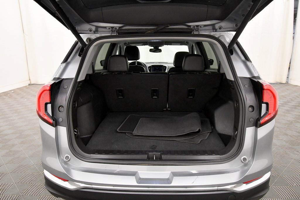 Used 2024 GMC Terrain SLT image 7