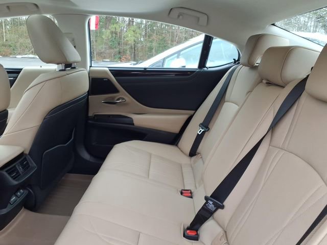 Used 2021 Lexus ES 300h Ultra Luxury w/ Accessory Package 2 image 7