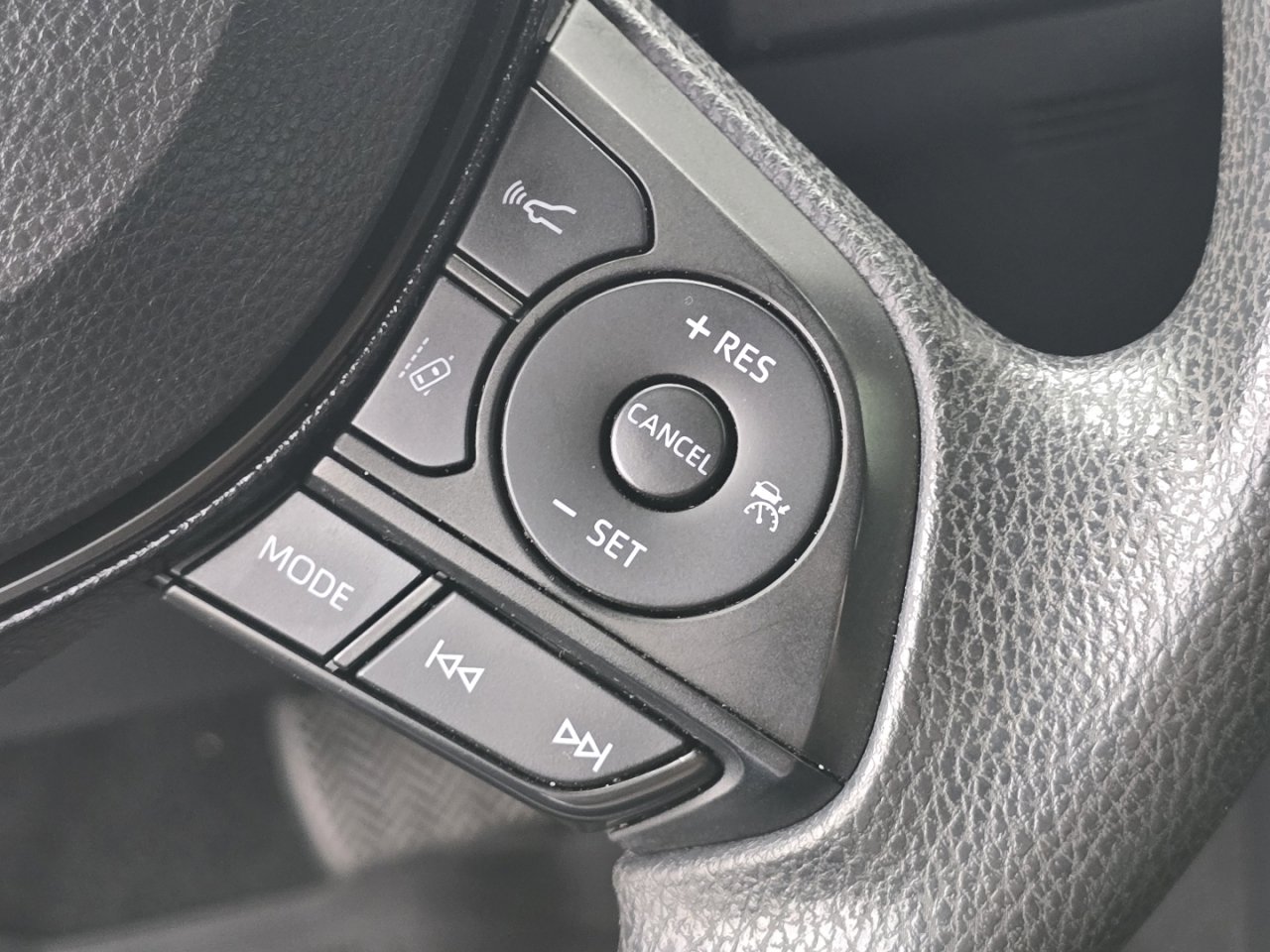 Used 2020 Toyota Corolla LE image 24