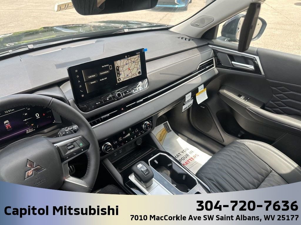 New 2025 Mitsubishi Outlander SEL image 25