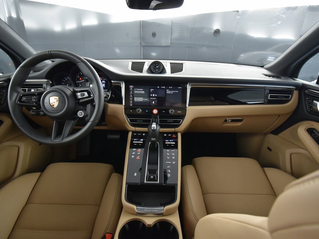 Used 2026 Porsche Macan AWD/4WD image 14
