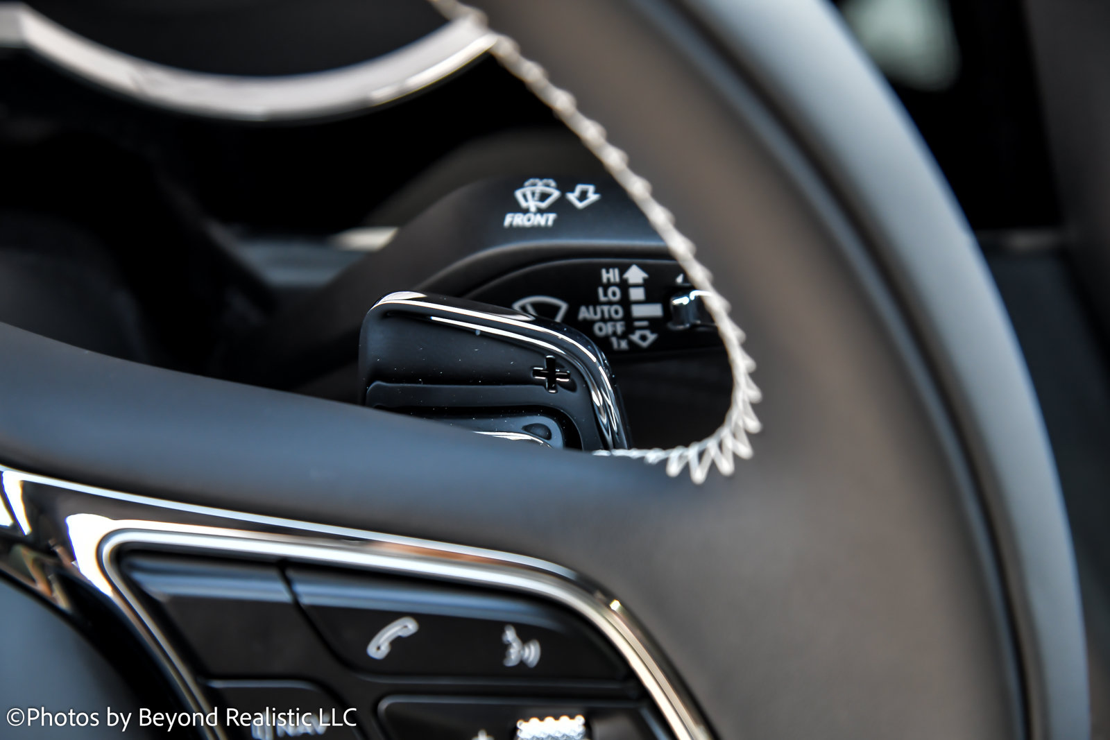 Certified 2023 Bentley Bentayga Plug-In Hybrid AWD/4WD image 38