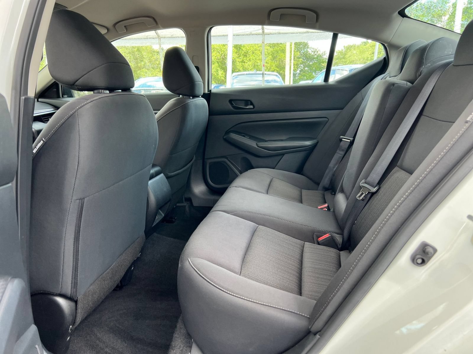 Used 2025 Nissan Altima 2.5 SV FWD image 21